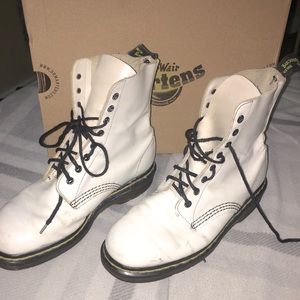 VINTAGE MIE DOUBLE-STITCHED DR. MARTENS 1460 -Sz 7
